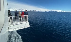 Hydraulic viewing platforms