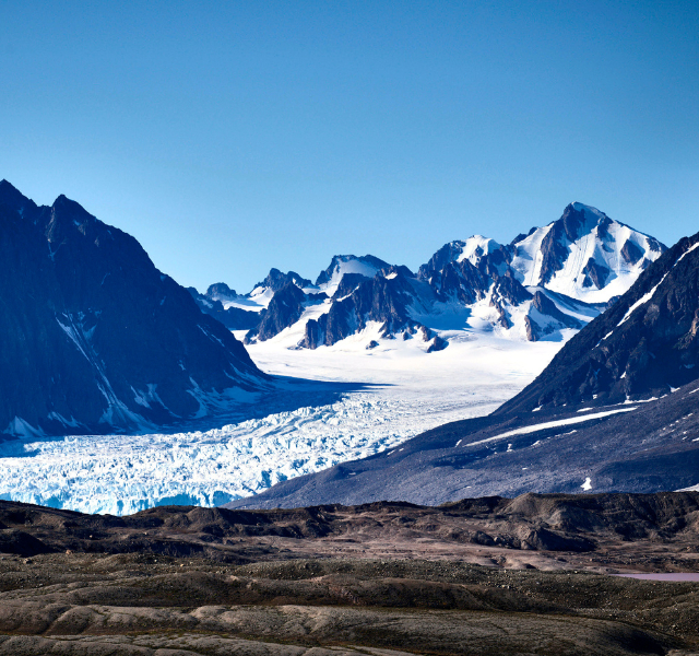 Discover pristine nature in Spitsbergen, Svalbard